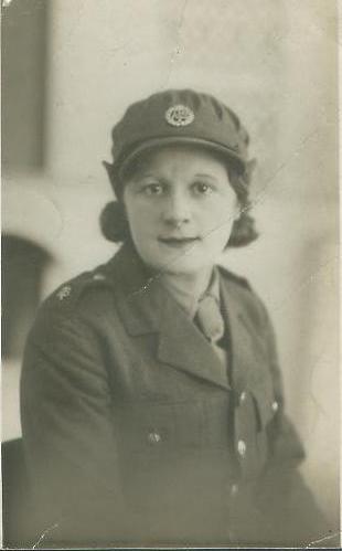 irene briscoe in her army uniform