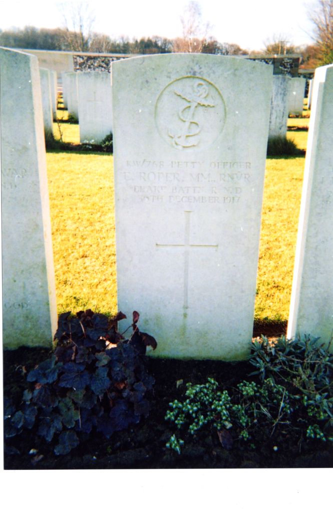 Photograph of Enoch Roper's gravestone